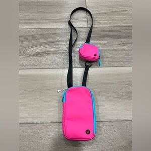 NWOT Lululemon Modular Phone Crossbody Bag in Neon Sonic Pink and Blue Rare